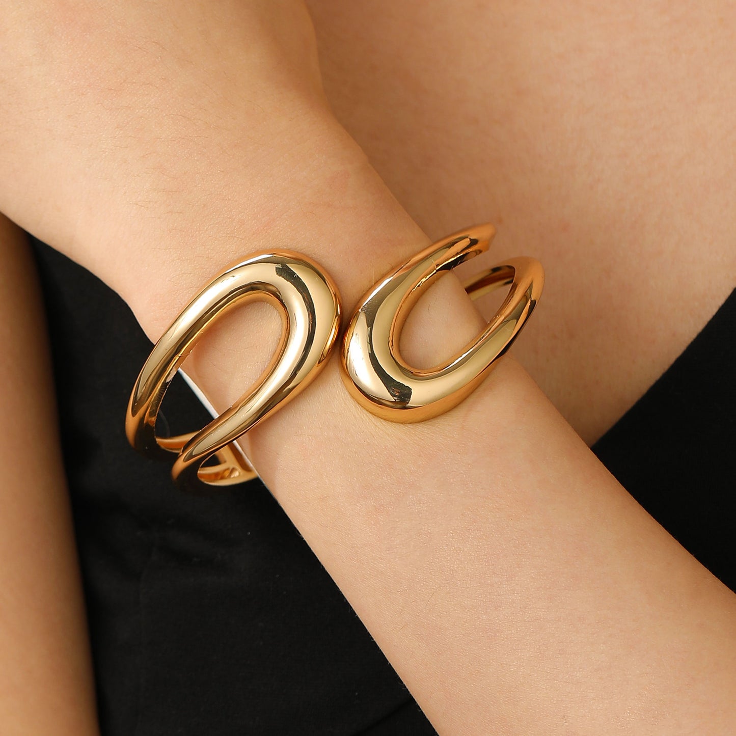 Exaggerated Irregular Glossy Design Sense Geometric Bracelets