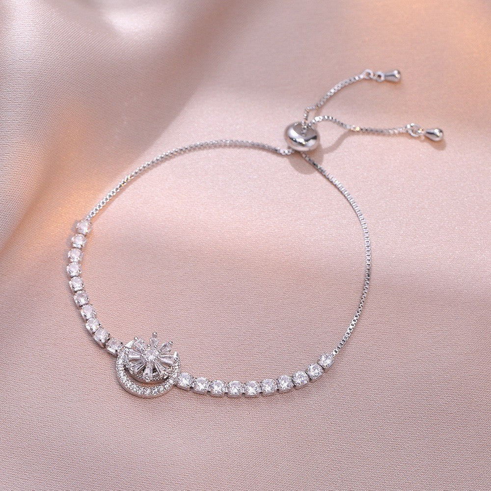 Female Five Petal Flower Fashion Bauhinia Rotatable Bracelet
