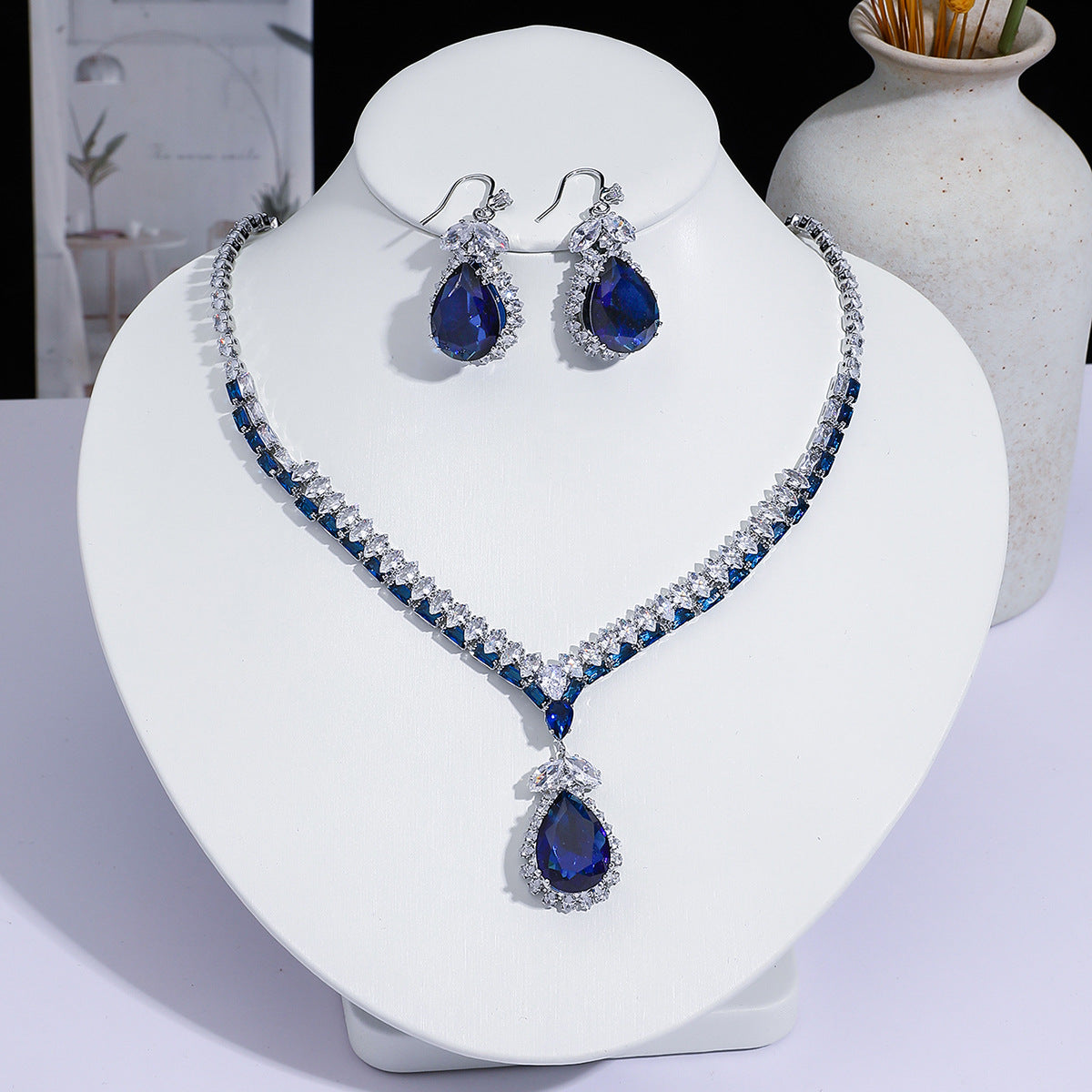 Full Diamond Drop-shaped Temperament The Dinner Party Jewelry Set