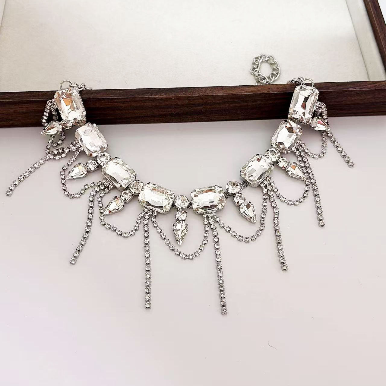 Women's Light Luxury Clavicle Chain Elegant High Sense Jewelry Set