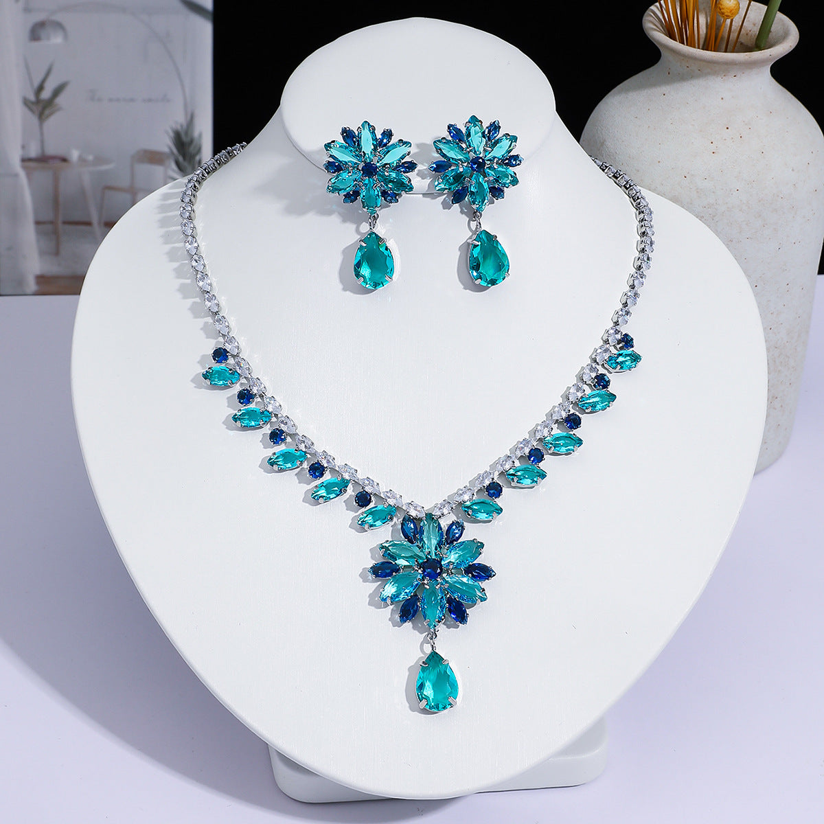 Full Diamond Drop-shaped Temperament The Dinner Party Jewelry Set
