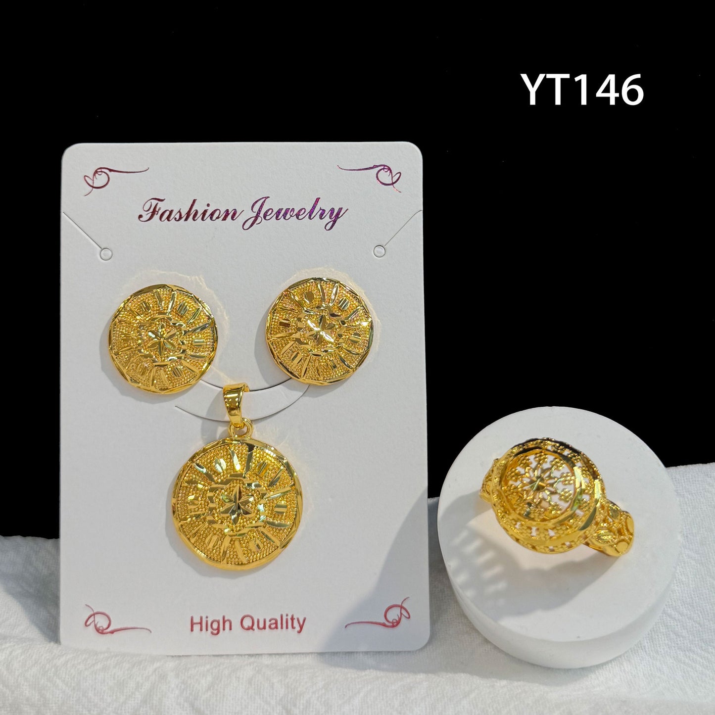 Gilding Hollow Pattern Niche Design Disc Pendants