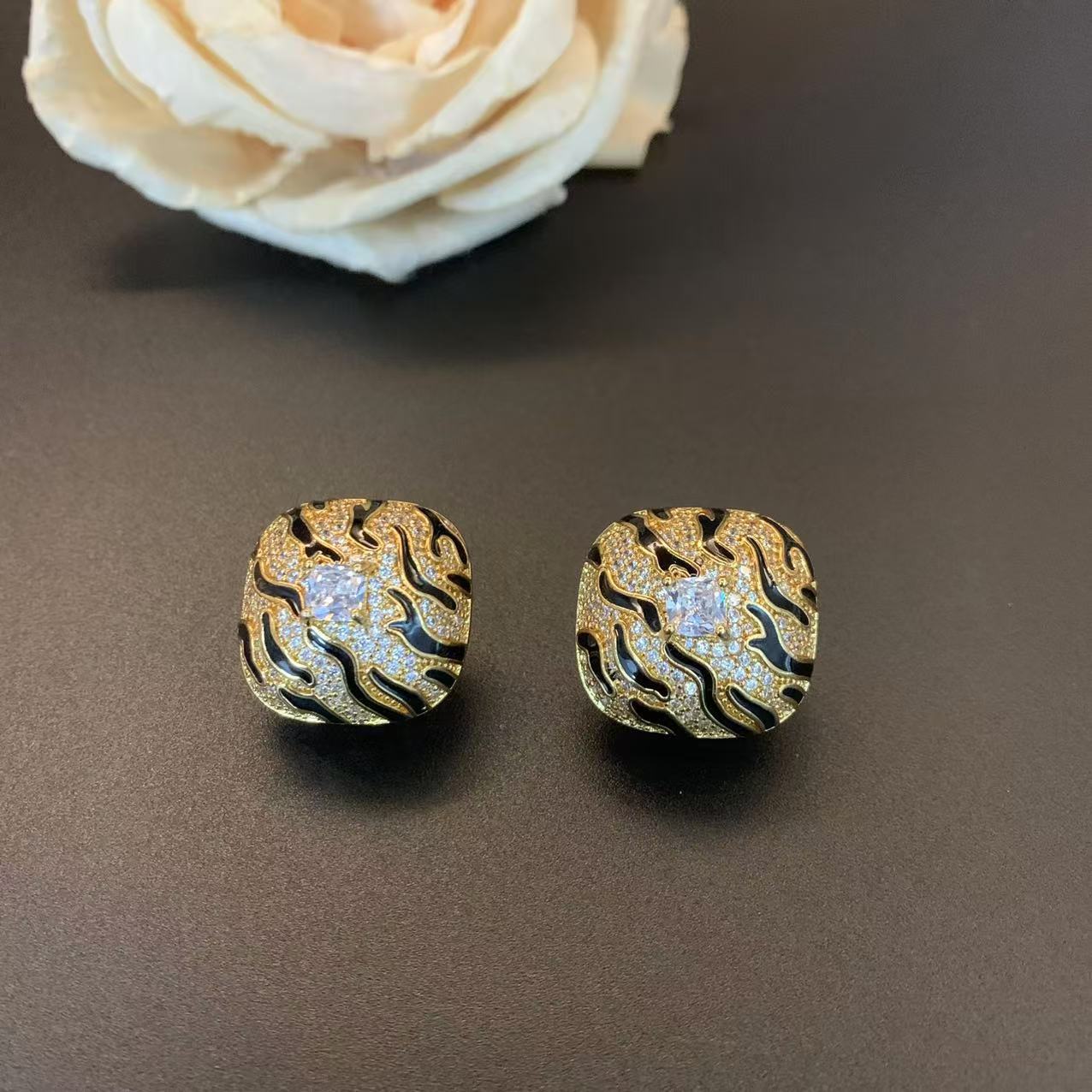 Fashion Temperament Ear Collection Artistic Retro Jewelry Set
