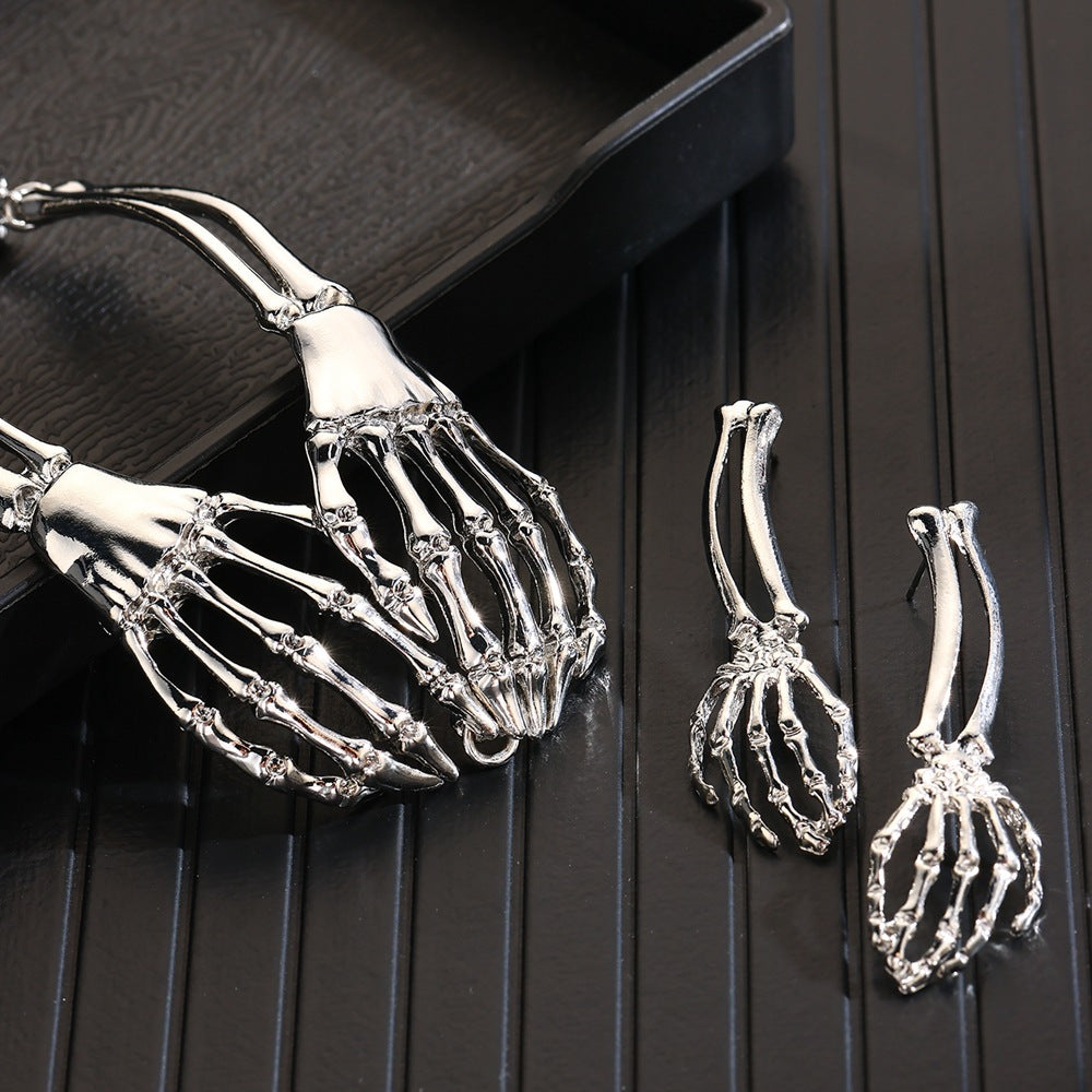 Fashion Simple Metal Skull Claw Halloween Necklaces