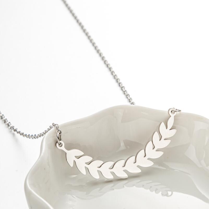 Women's Stainless Steel Wheat Light Luxury Leaf Clavicle Jewelry Accessories