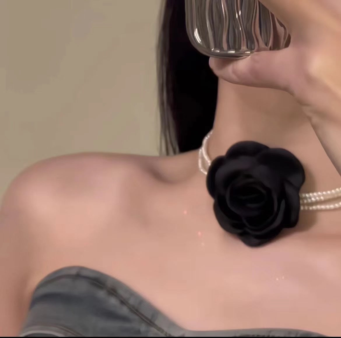 Black Three-dimensional Rose Pearl Beautiful Flowers Design French Temperament Clavicle Collar