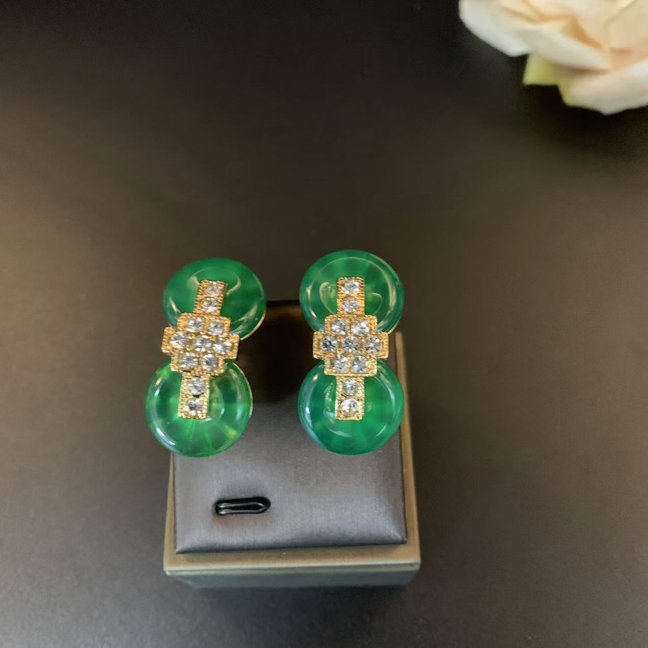 Fashion Temperament Ear Collection Artistic Retro Jewelry Set