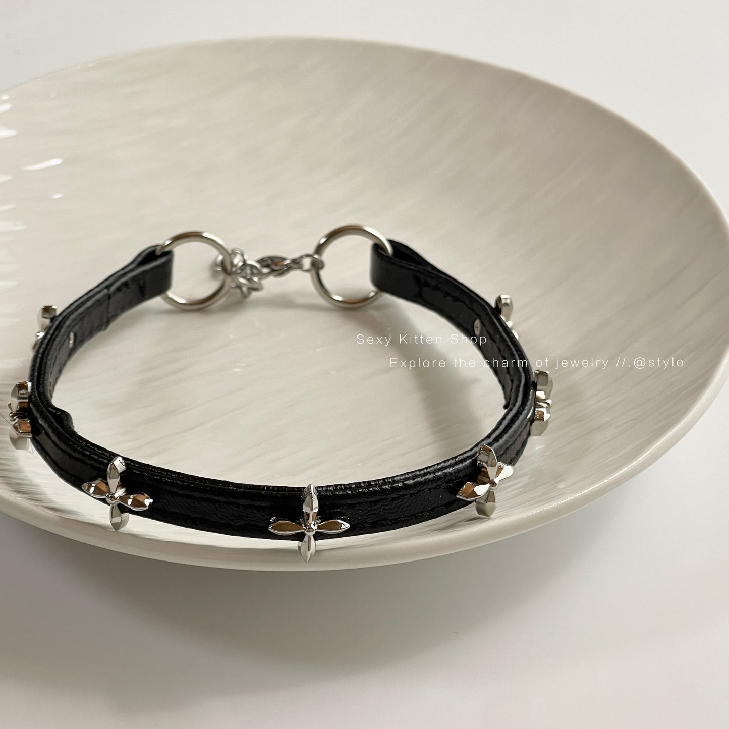 Men's Style Metal Cross Female Niche High-grade Necklaces