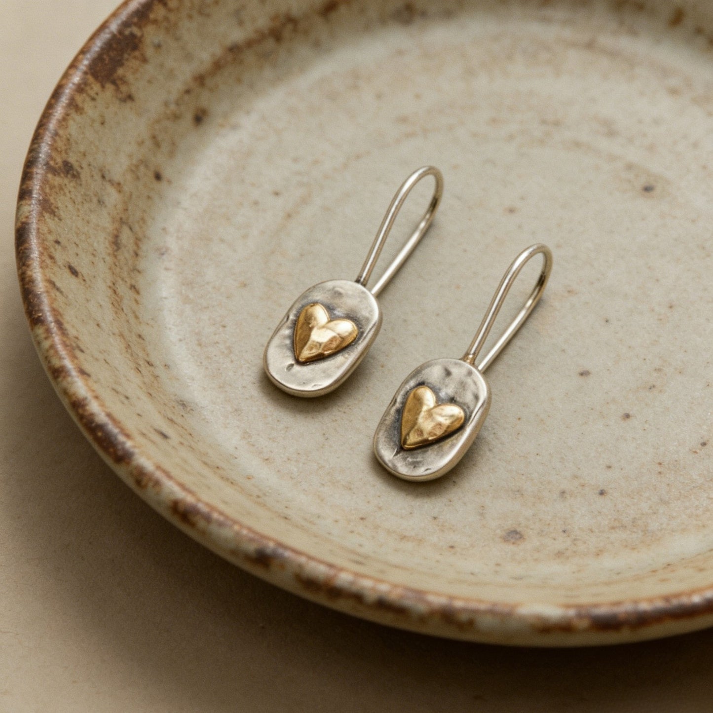 Simple Style Oval Geometric Carved Heart-shaped Earrings