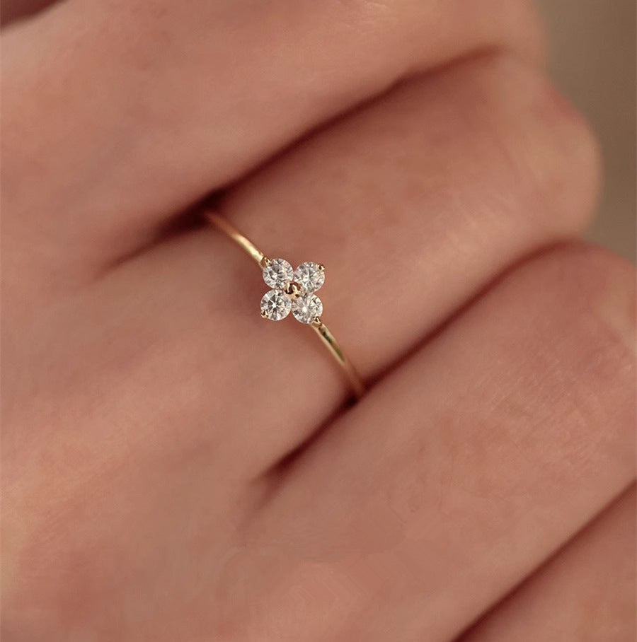 Clover Zircon Thin Female Niche Design Rings