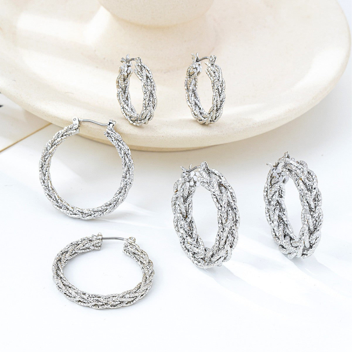 Women's Of Geometric Twist Frosted Surface Earrings