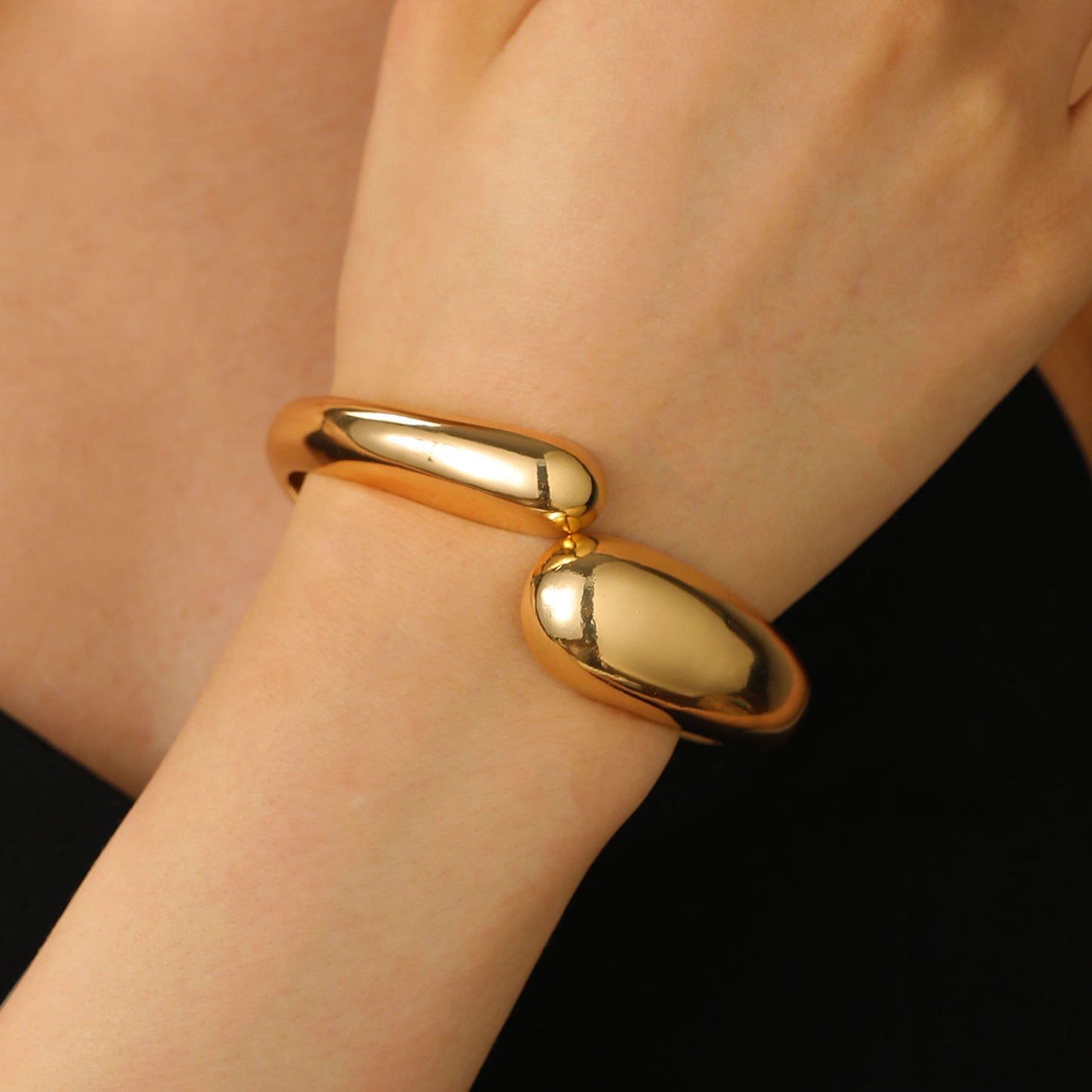 Exaggerated Irregular Glossy Design Sense Geometric Bracelets