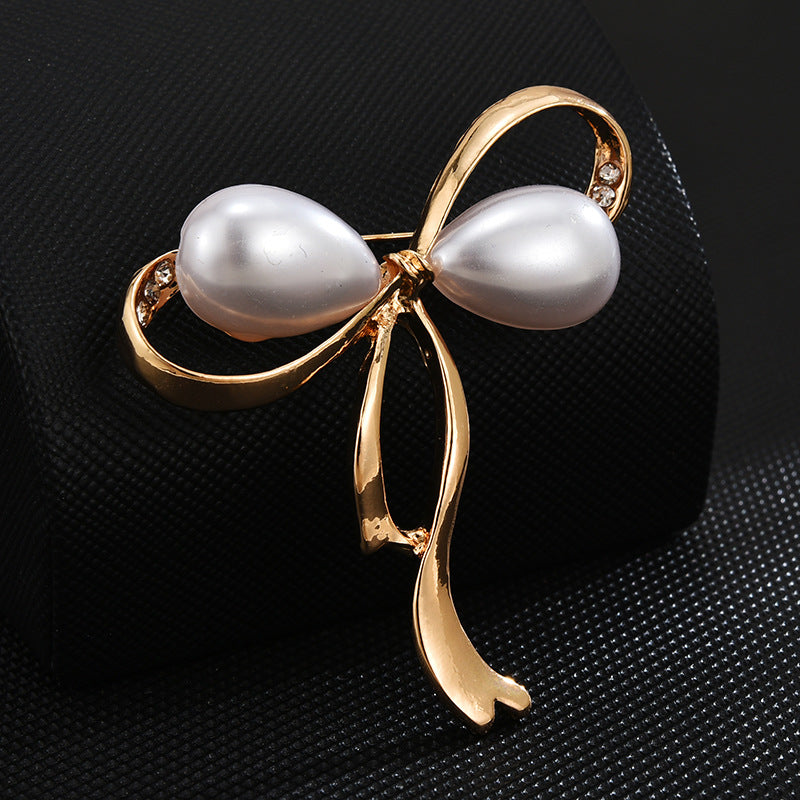 White Rabbit Note Rose Clothes Pin Brooches