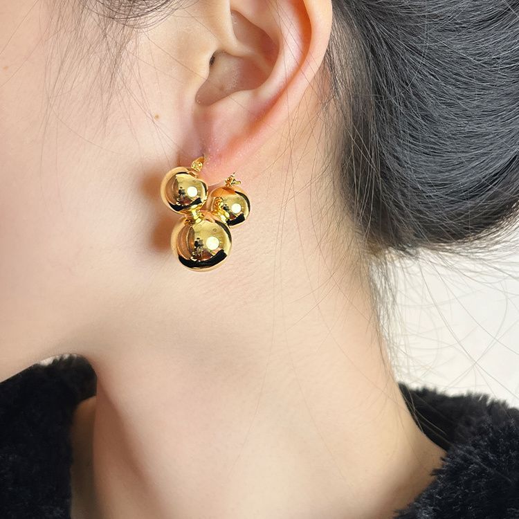 Women's Vintage Glossy Ball Ear Clip Niche Design Earrings