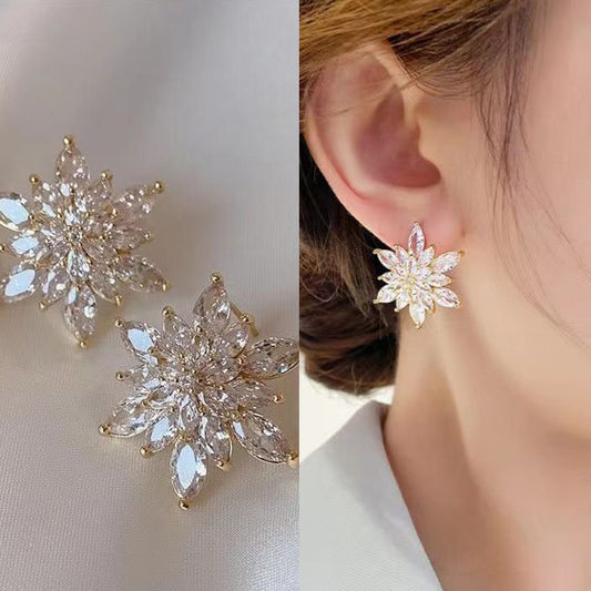 Women's Sparkling Full Rhinestone Sier Needle Ice Flower For Niche Design Stud Earrings