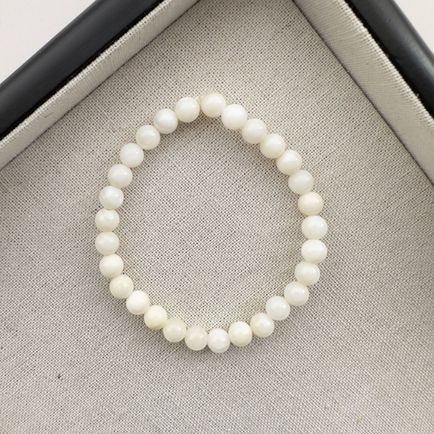 Women's White Dews Super Moisturizing Fresh Natural Shell Elastic Bracelets