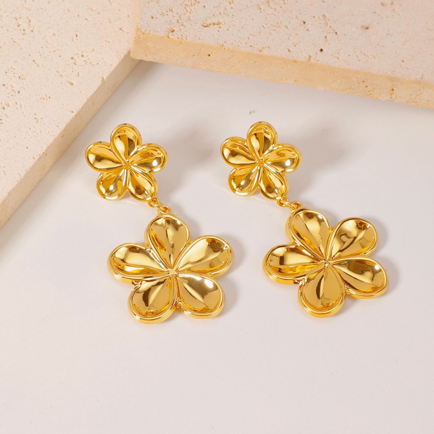 One Large Small Overlapping Stainless Steel Eardrops Gold Rings