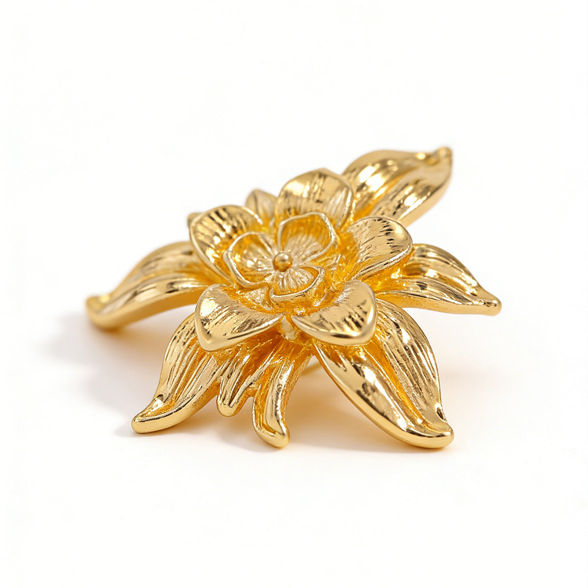Mild Luxury Retro Three-dimensional Flower Fashion Grandeur Earrings
