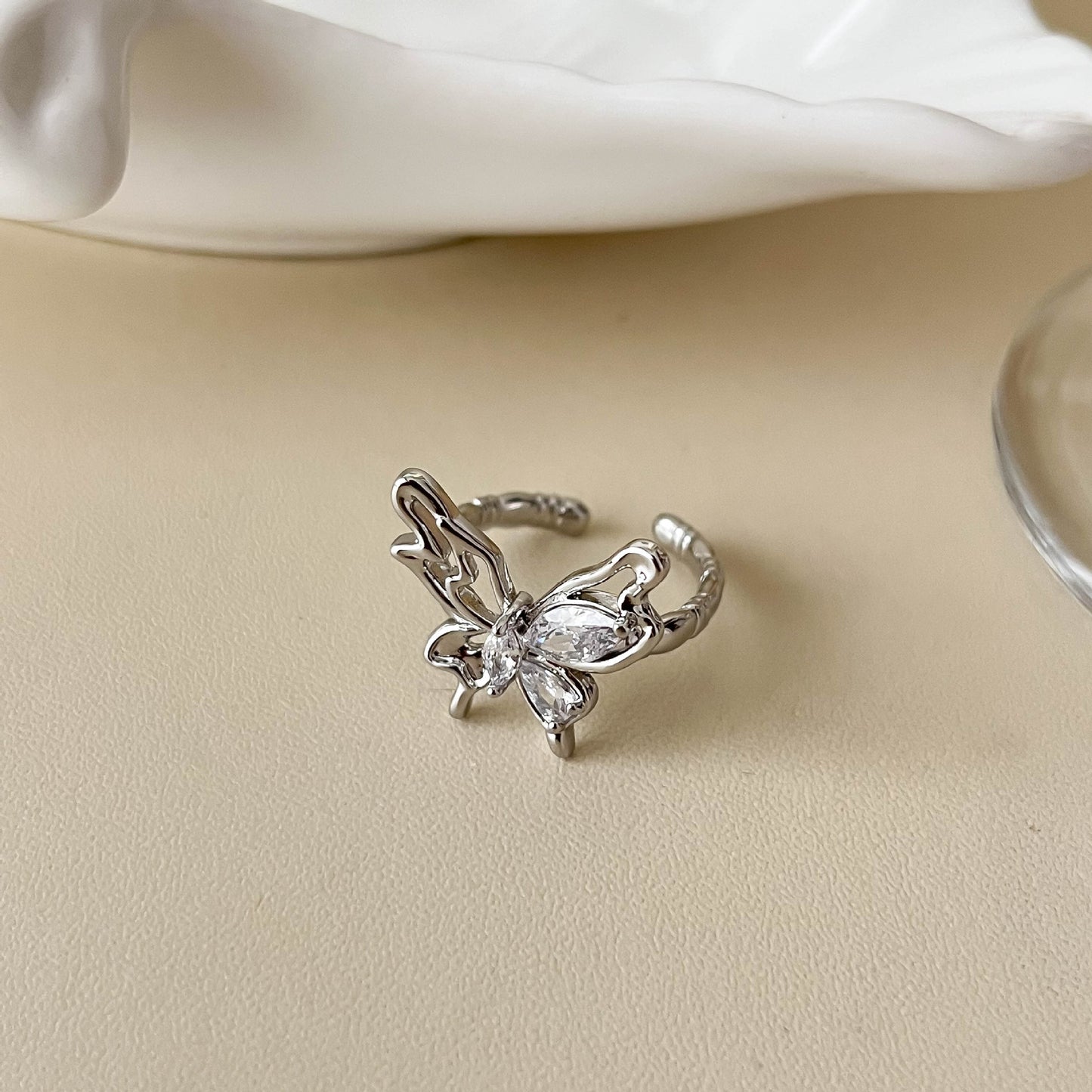 Women's Old Money Style Irregular Cross Hollow Out Open-end Zircon Unique Ring