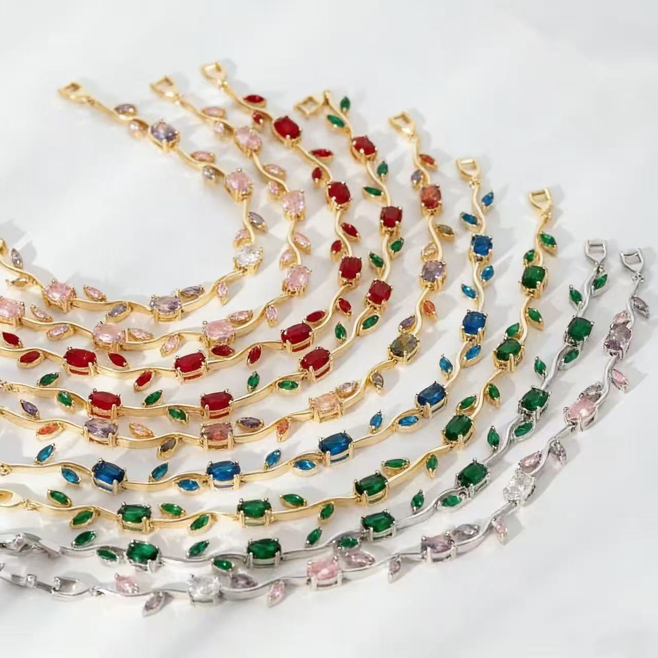 Women's Simple Design Leaf Shape Fashion Temperamental Minority Multicolor Bracelet