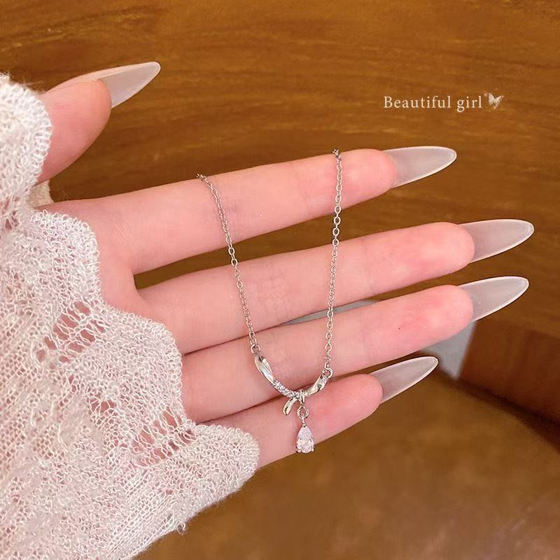 Sparking Zirconium Light Luxury Minority Design Sweet Graceful Bow Necklaces