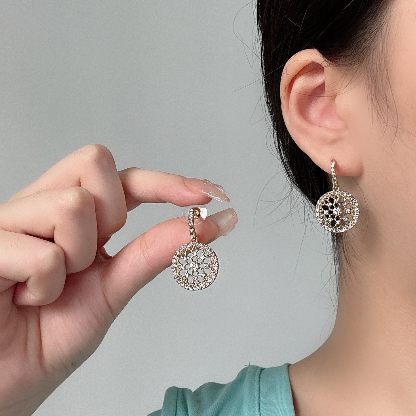 Design High-grade Trendy Female Personality Fashion Ear Clips Retro Super Earrings