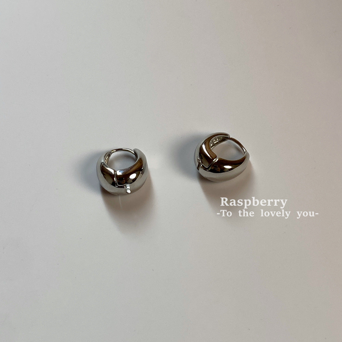 Sier Oval Ear Clip Geometric Line Design Earrings