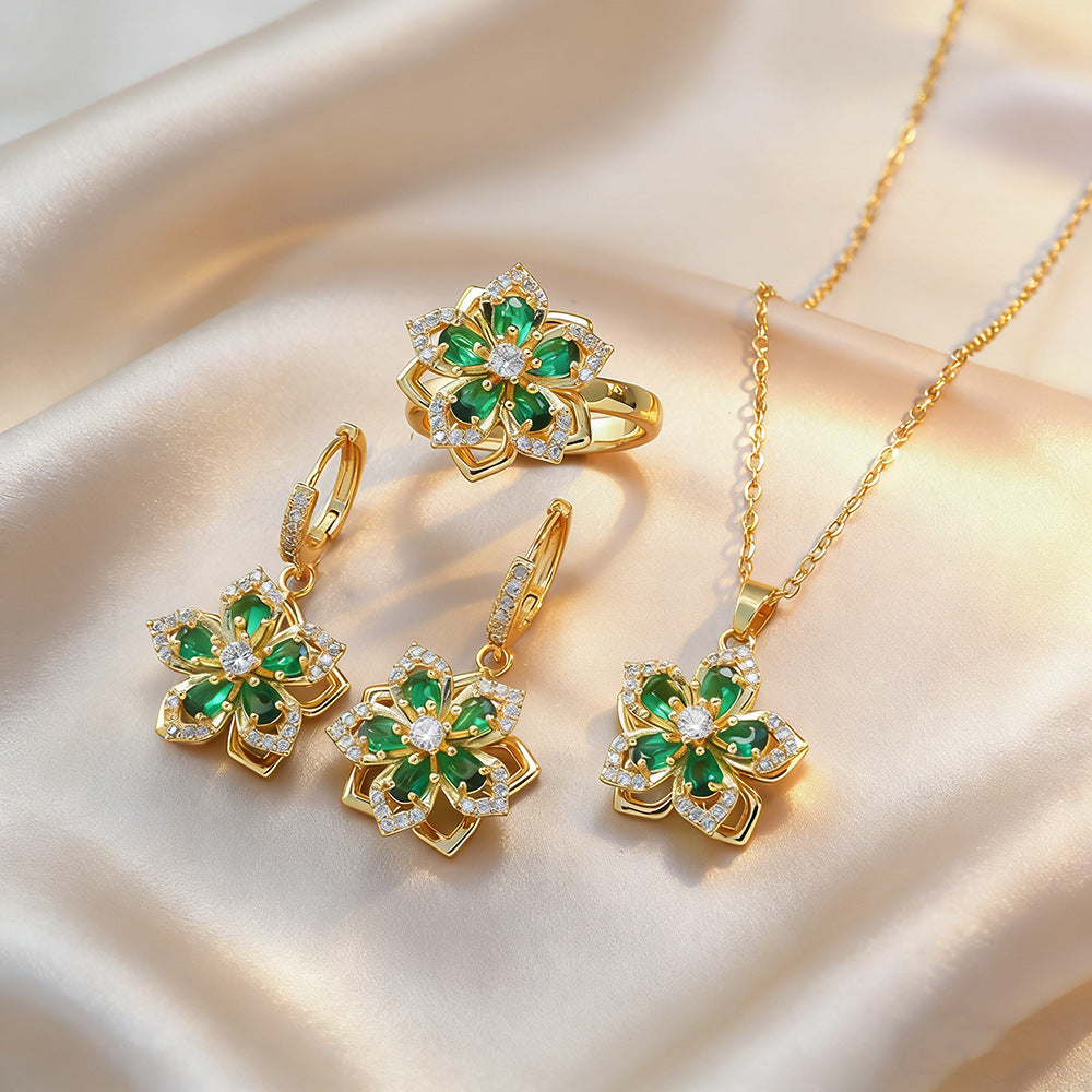 Women's Zircon Light Luxury High-grade Rotating Flower Fashion Titanium Steel Clavicle Necklaces
