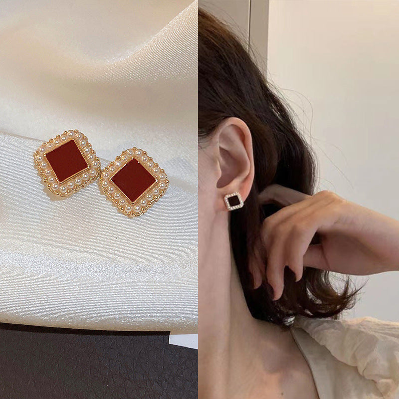 Retro Square Pearl Simple Compact Cold Style High-grade Light Stud Earrings