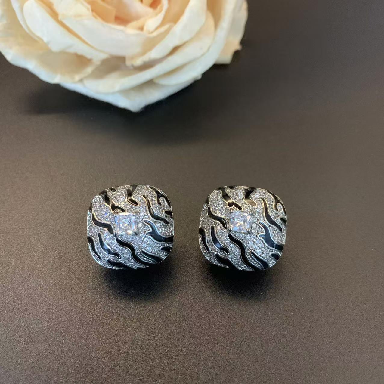 Fashion Temperament Ear Collection Artistic Retro Jewelry Set
