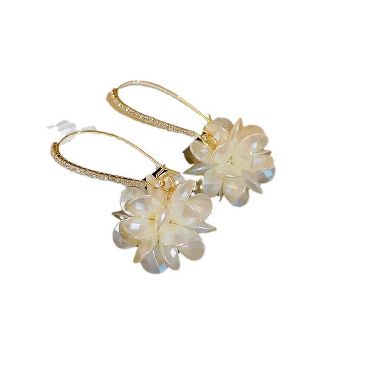 Women's Korean Style Flower Pearl French Retro Cluster Versatile Rings