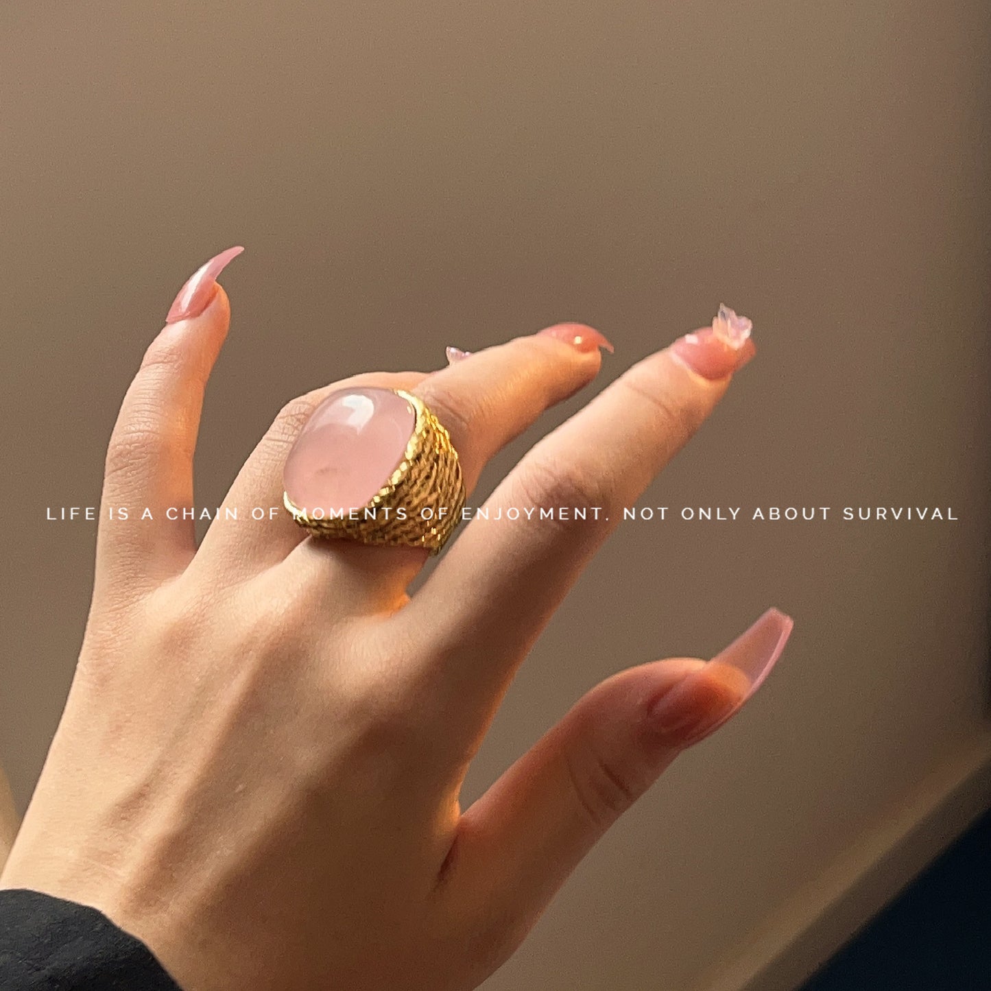 Women's Design Pink Crystal Fashionable Retro Metal Exaggerated Rings