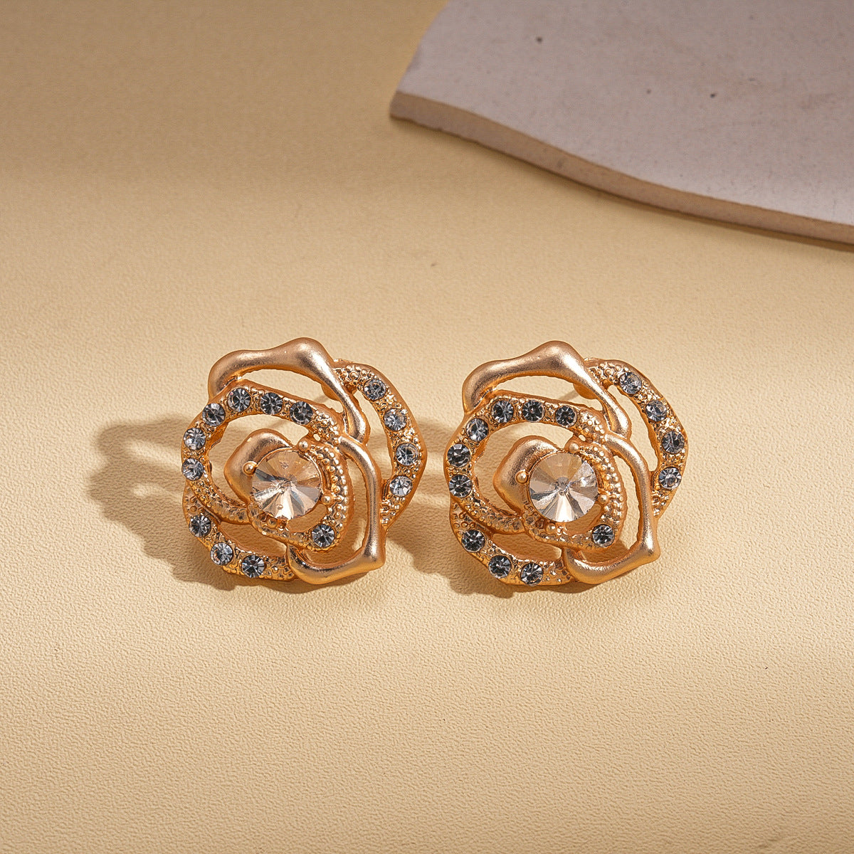 Style Turquoise Blue Diamond Flower Ear Light Luxury Minority Clavicle Necklaces