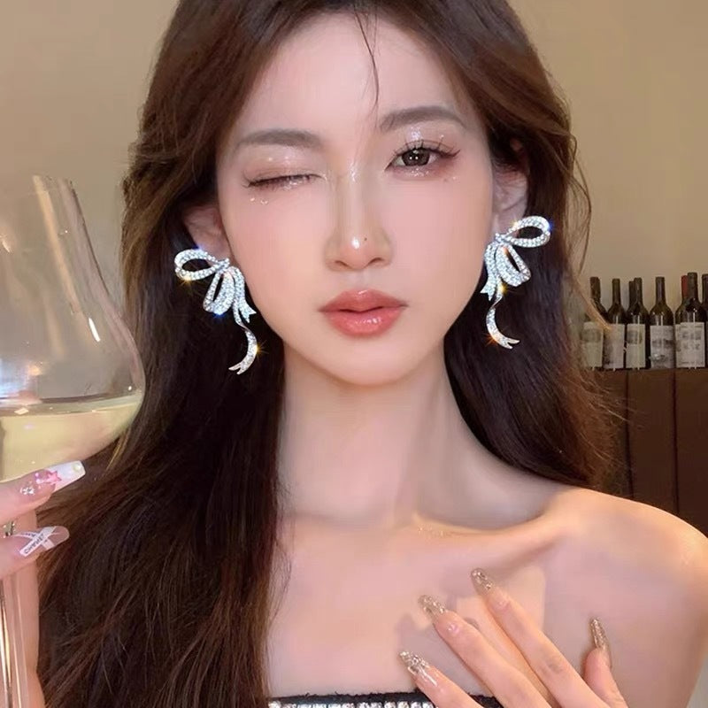 Women's Style Banquet Luxury Geometric Water Drop Light High-grade Party Earrings