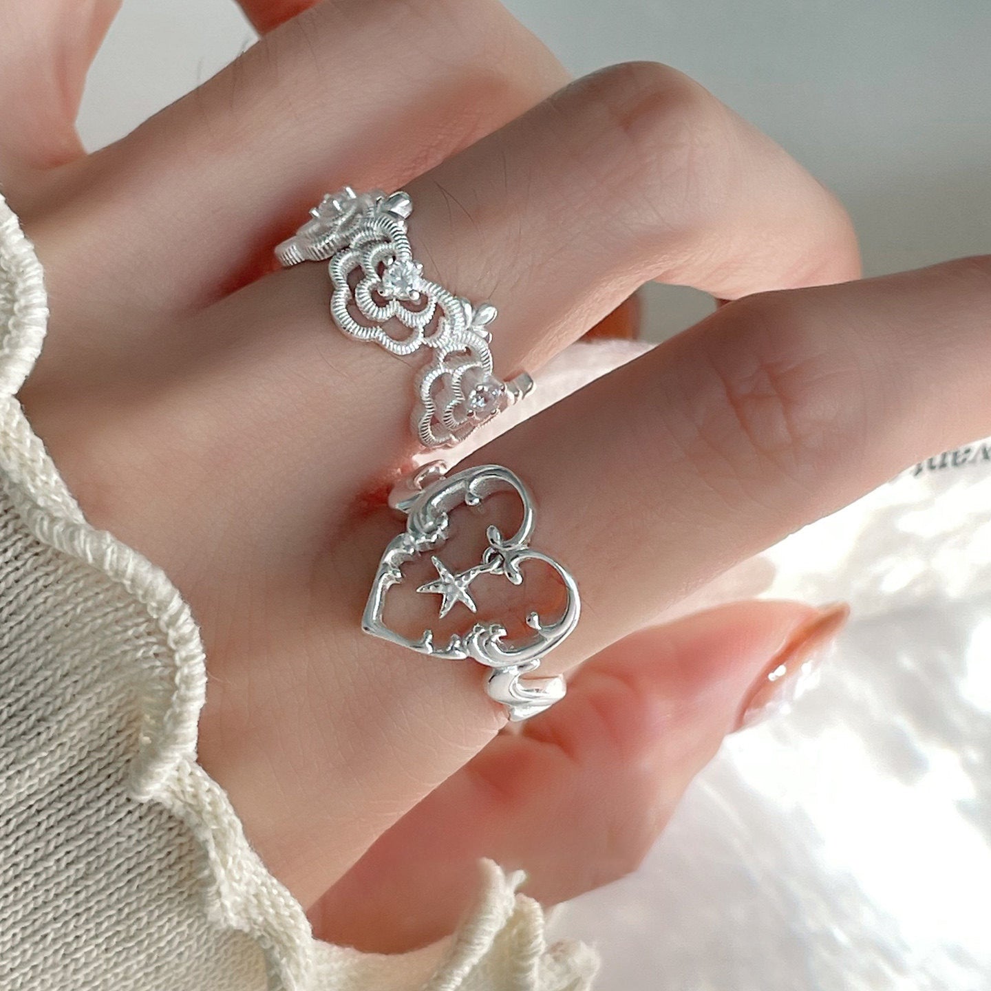 Women's Luxury Hollow Heart High-grade Simple Design Ring