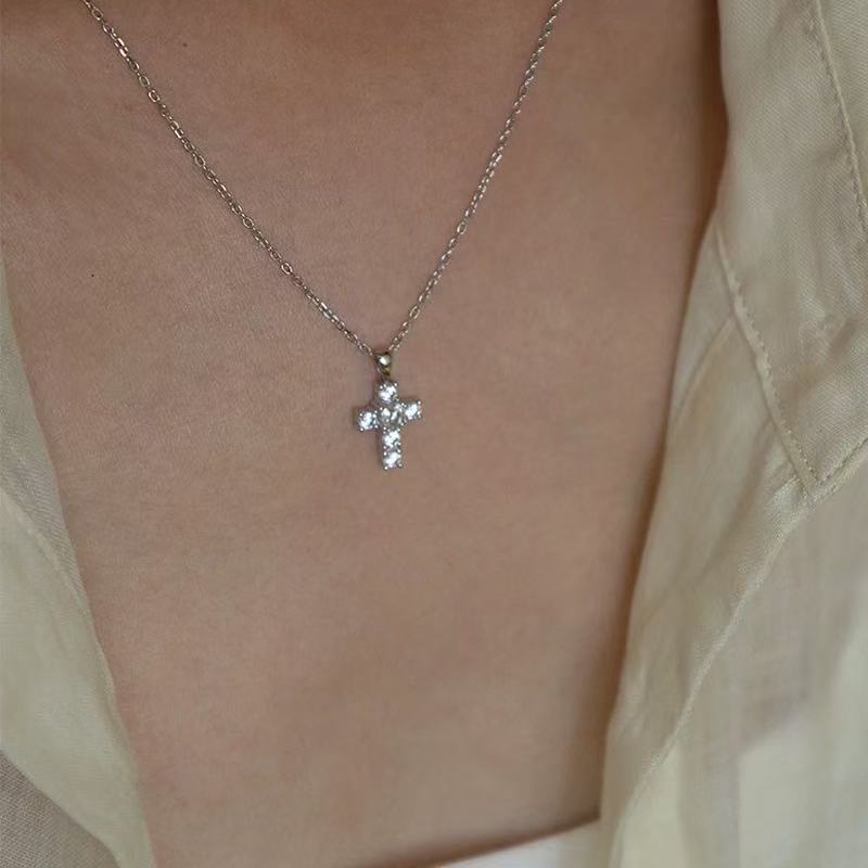 Women's Diamond Cross Zircon Fashion Temperament Personalized Necklace