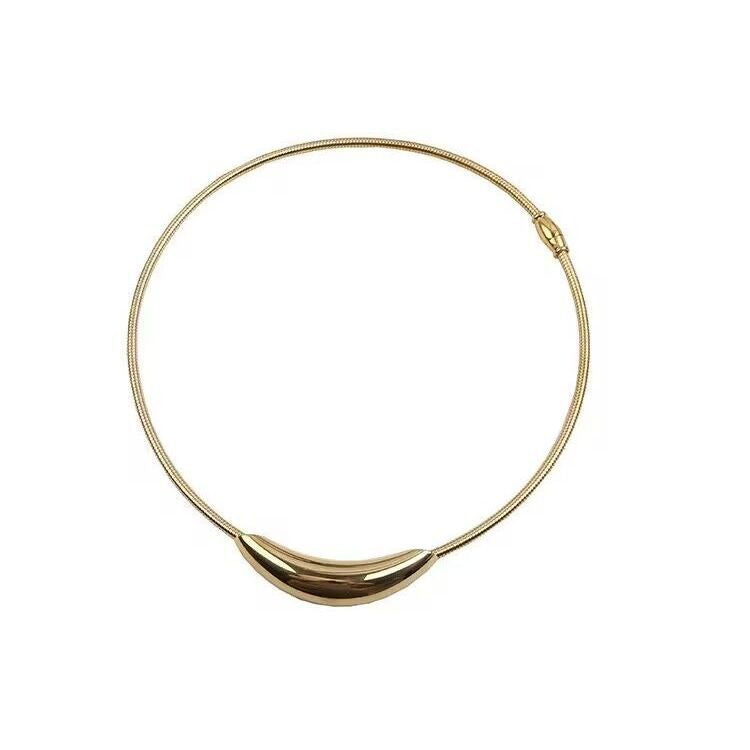 Not Fade Advanced Cold Metallic Curved Elbow Design Gold Collar