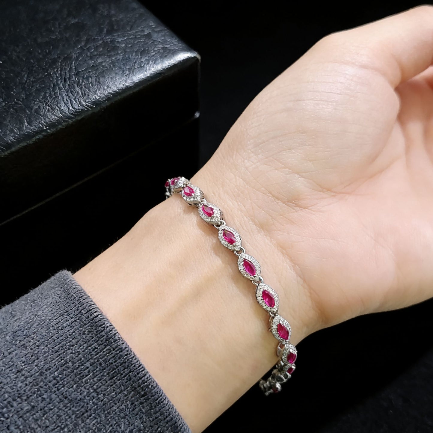Women's Ruby Horse Eye Light Luxury High-grade Full Diamond Bracelet