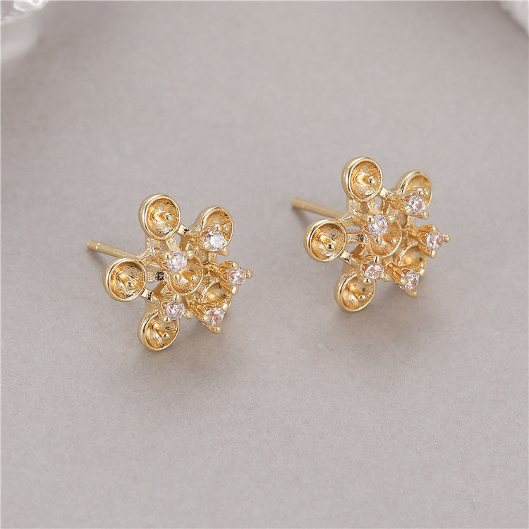 Women's Snowflake Pearl High Sense Graceful Simple Personalized Cold Style Stud Earrings