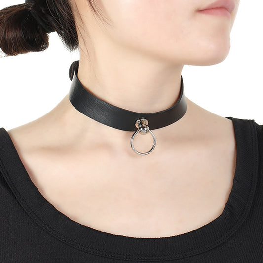 Women's Simple Round Wind Black Punk Leather Alloy Vintage Neck Collar