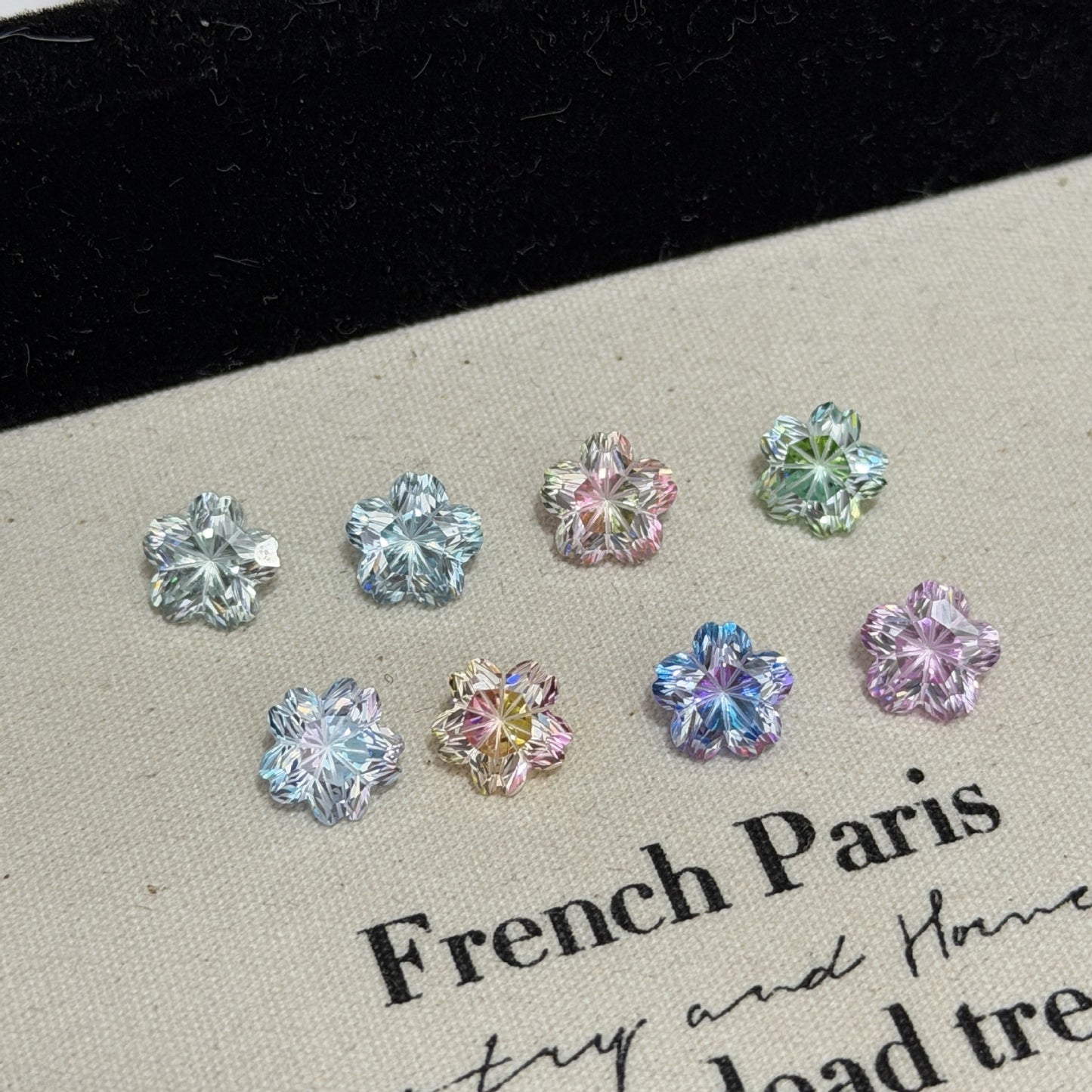 Blossom Cut Gradient Zircon Flat Sweet Design Titanium Steel Ear Stud Earrings