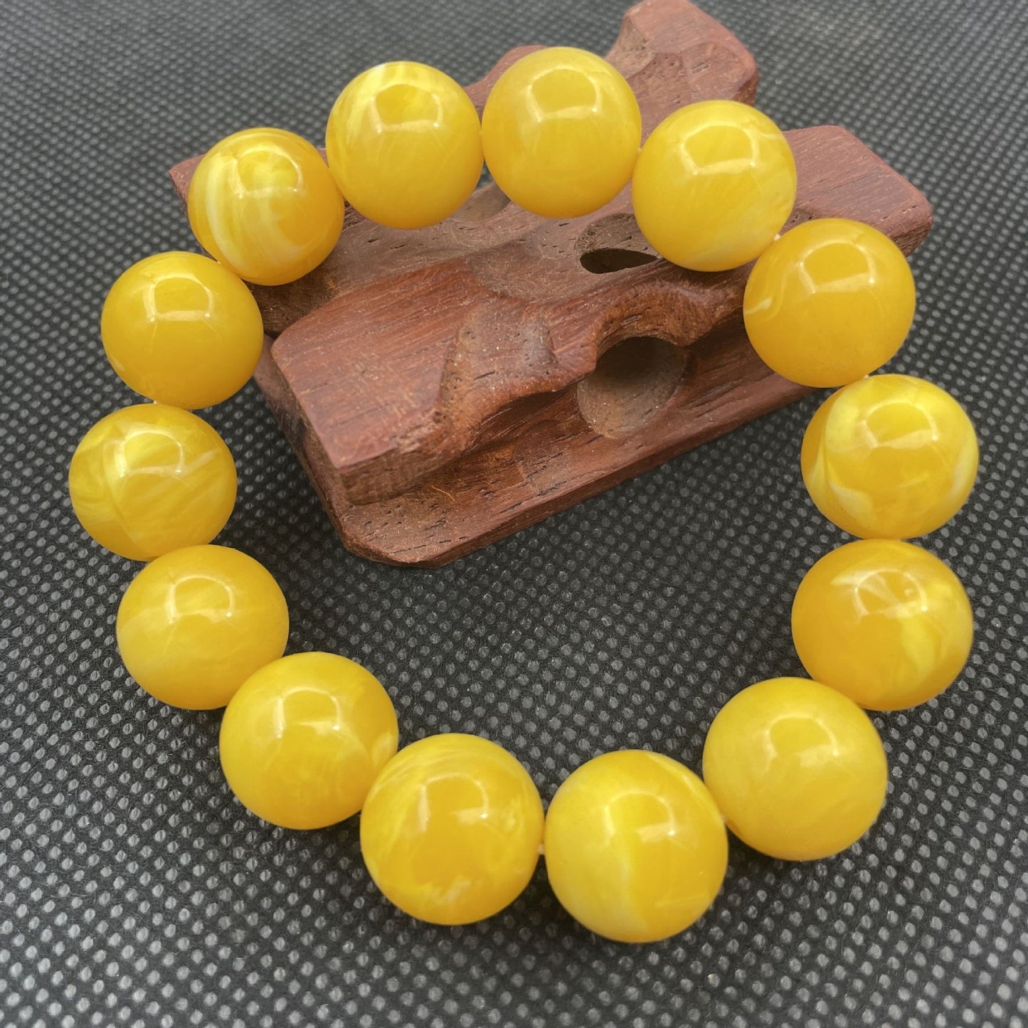 Women's & Men's Style Single Circle Yellow Chicken Grease Old Buddha Beads Live Bracelet