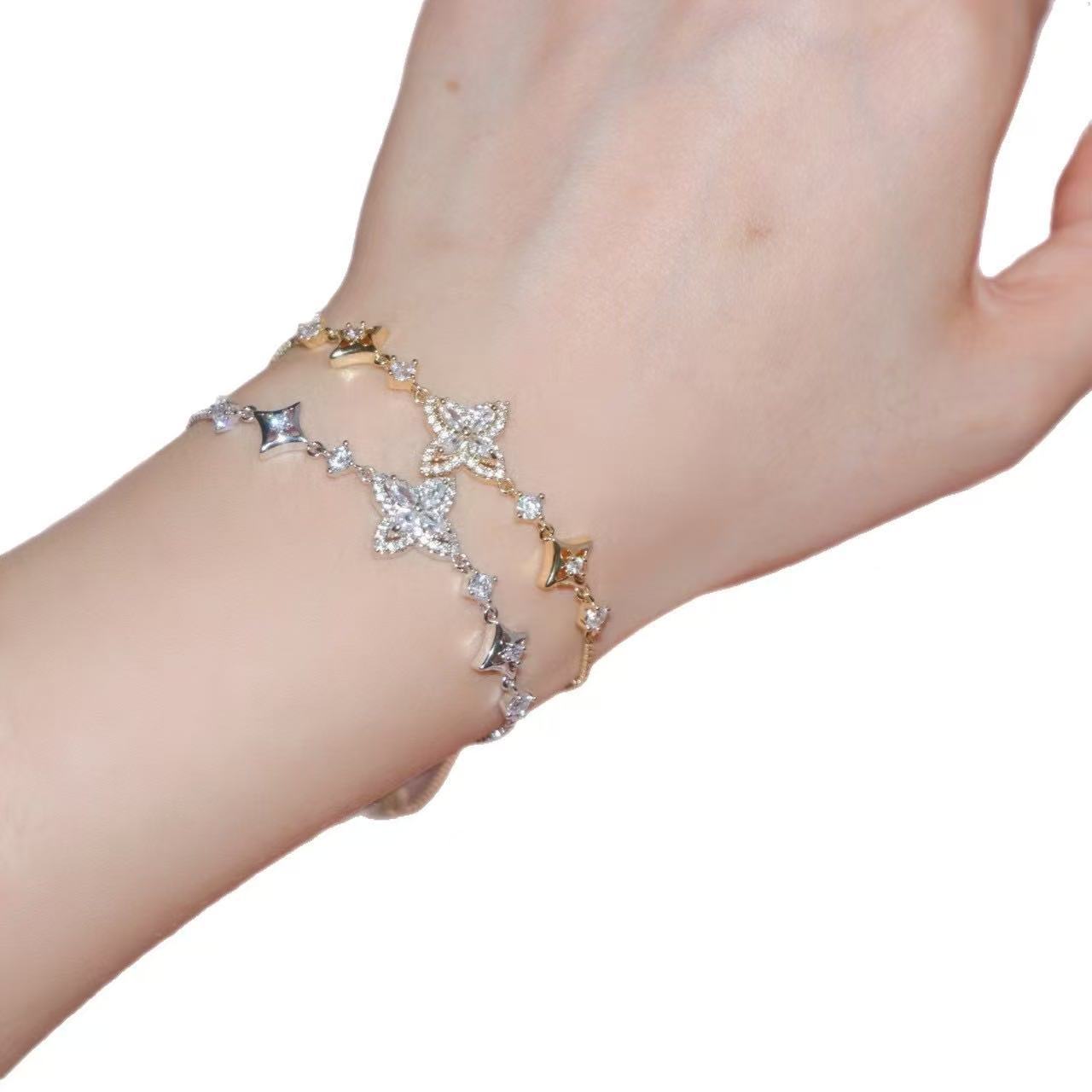 Super Unique Four-leaf Flower Refined Grace Full Diamond Bracelet