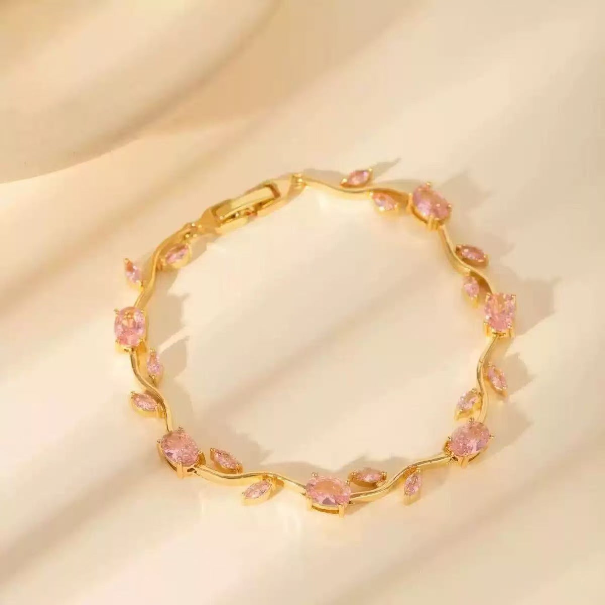 Women's Simple Design Leaf Shape Fashion Temperamental Minority Multicolor Bracelet