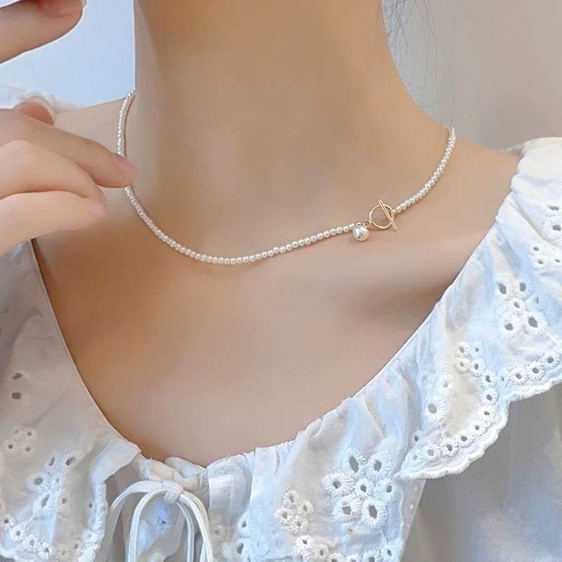 Female Light Luxury Minority Bright Artificial Necklaces