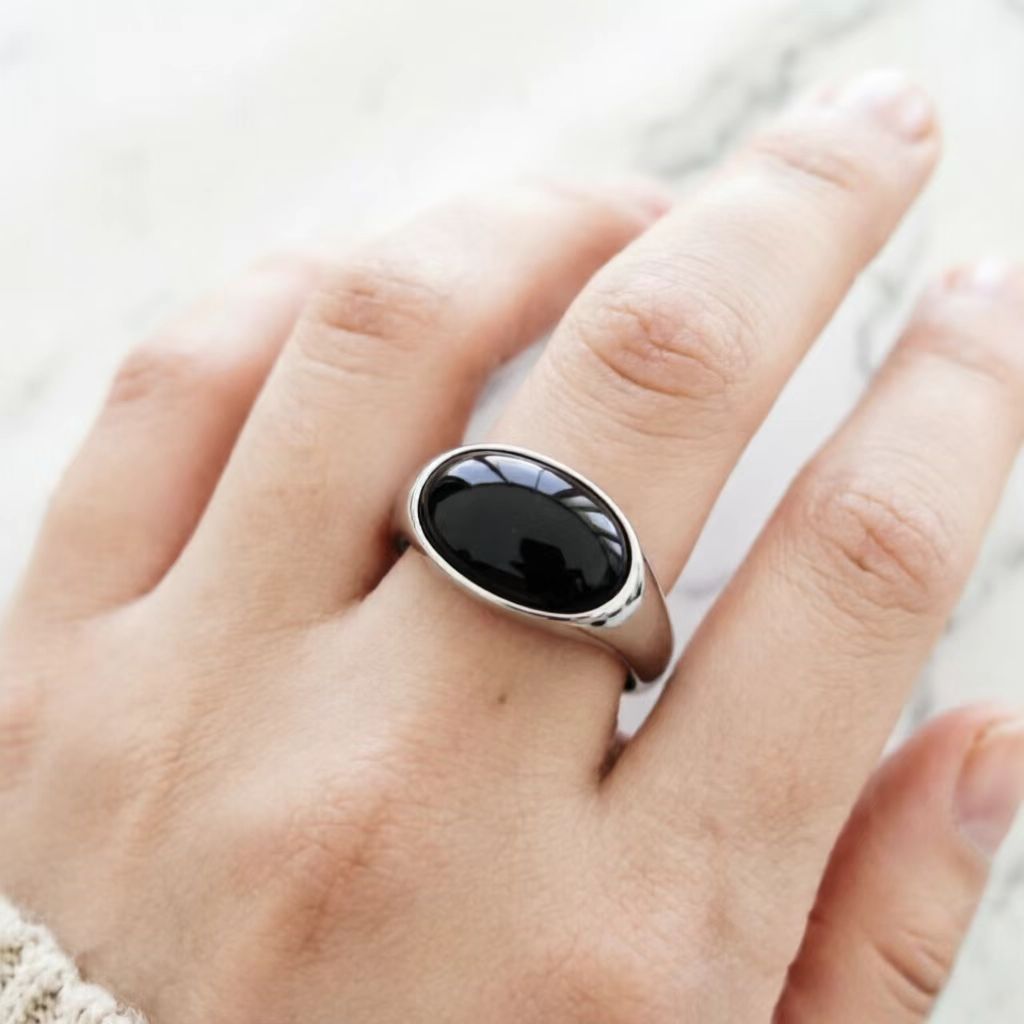 Women's & Men's Gem Couples Openings Adjustable Retro Simple Egg Ring