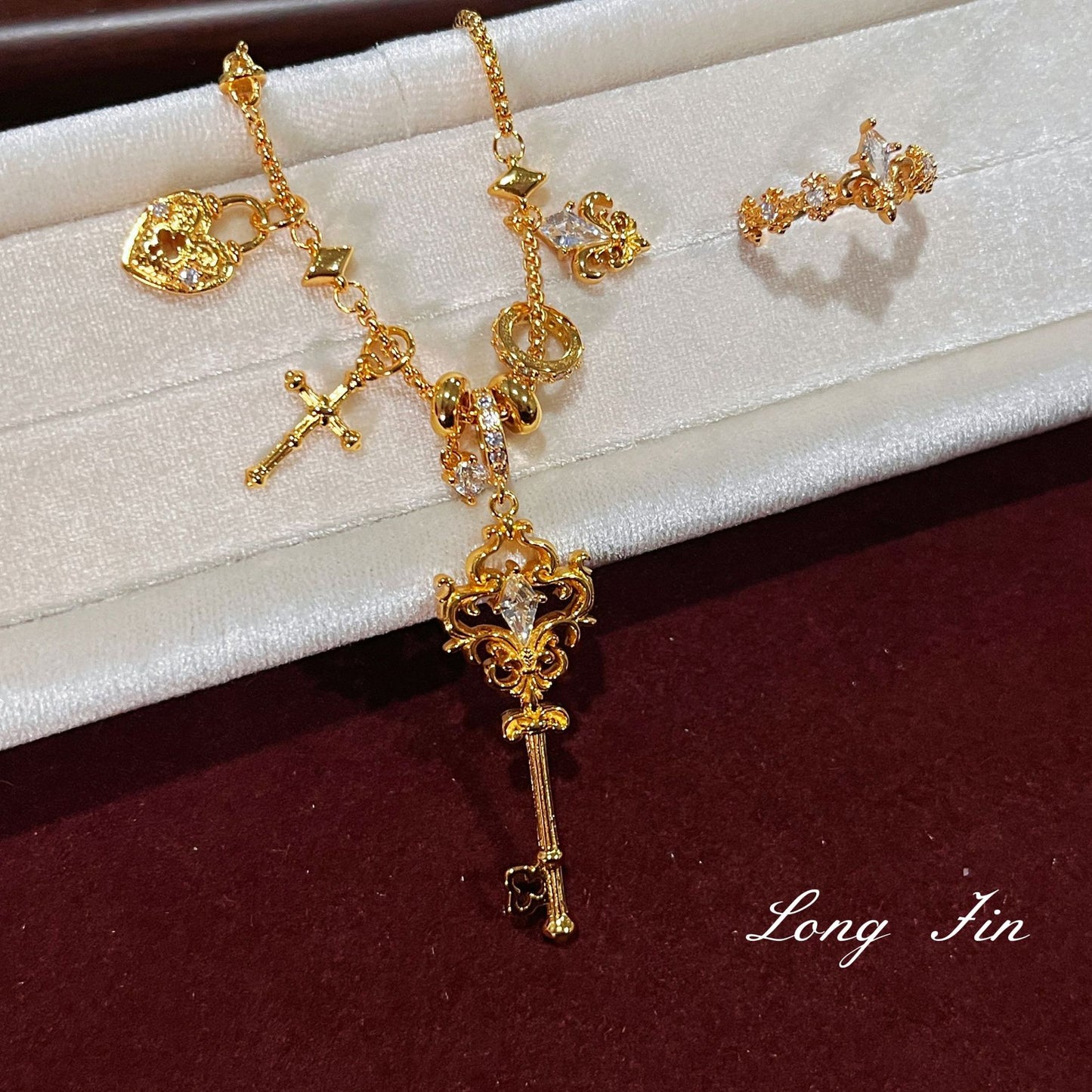 Women's Truncheon Flower-de-luce High Sense Light Luxury Minority Cover Rings