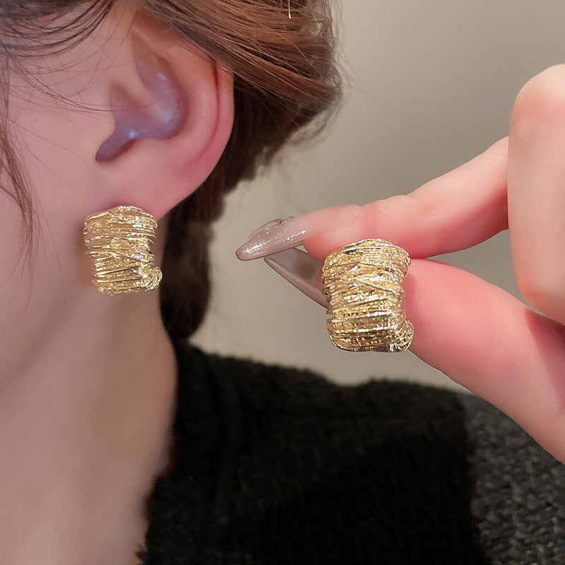 Women's Needle Metallic Pleated Round Geometric Bean-shaped Fashionable Fashion Stud Earrings