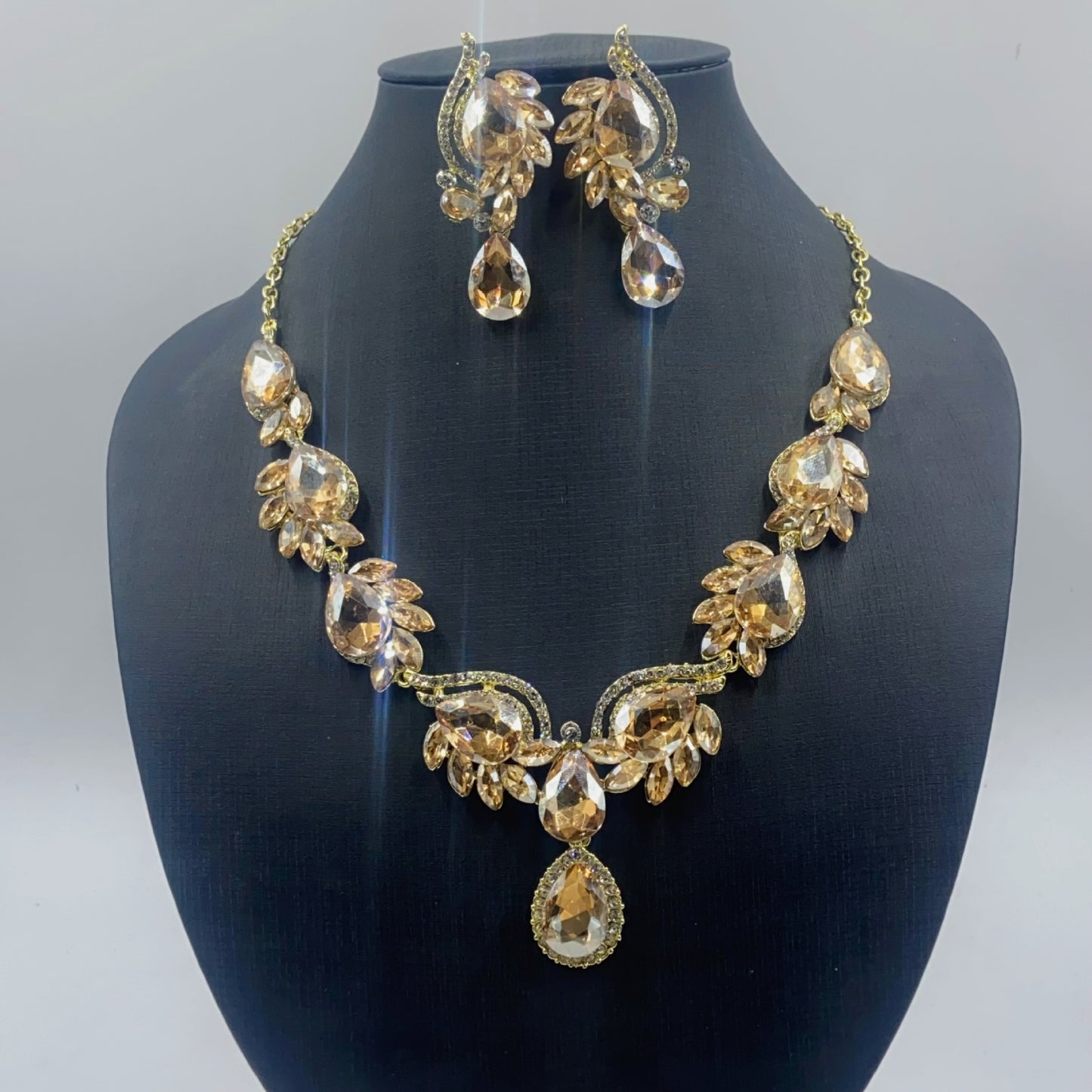 Women's Popular Gem Suite Fashion Temperament Bride Banquet Jewelry Set