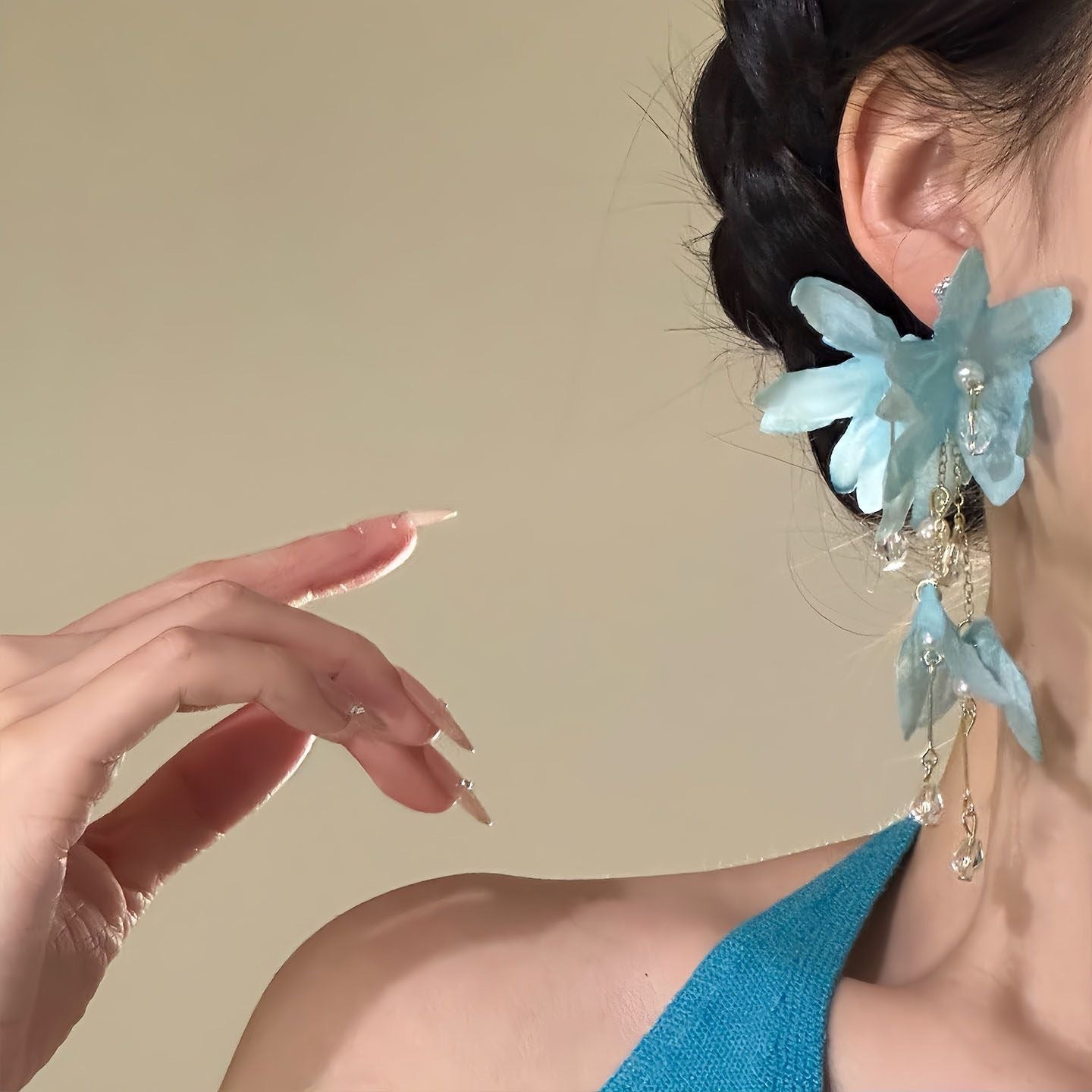 Women's Fairy Blue Flower Tassel Beautiful Seaside Vacation Style Design Sense Stud Earrings